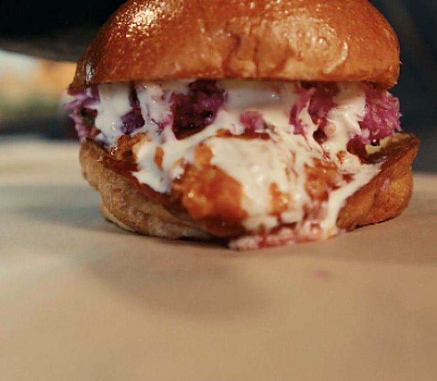 Hamburguesa de hongos salteados